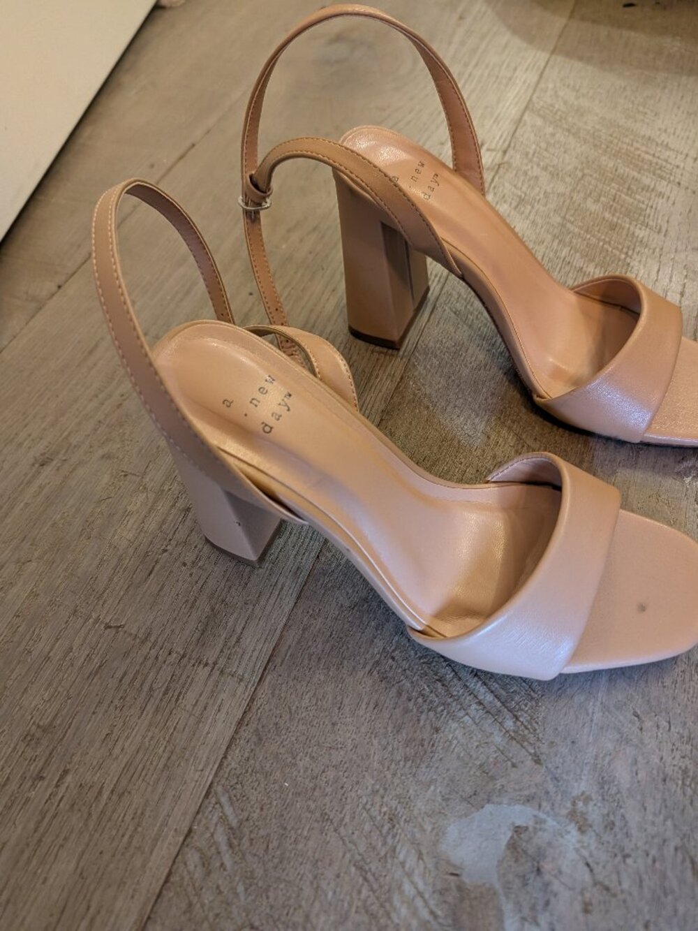 A New Day Nude Square-Toe Block Heel Sandals Size 9